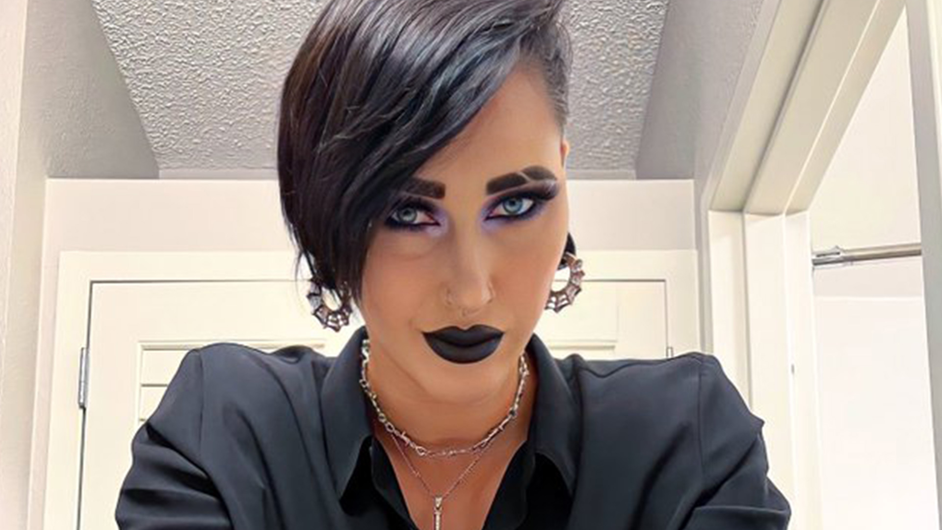 Rhea Ripley’s Beauty Routine: Easy Ways to Get a Bold and Glowing Look